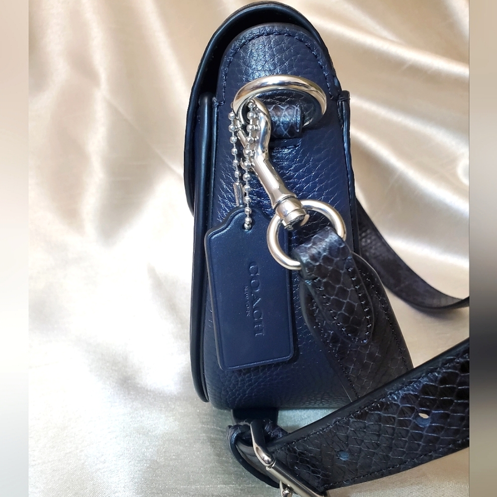 ‼️SOLD‼️ COACH GEORGIE Saddle Bag Suede, Leather - Picture 13 of 16